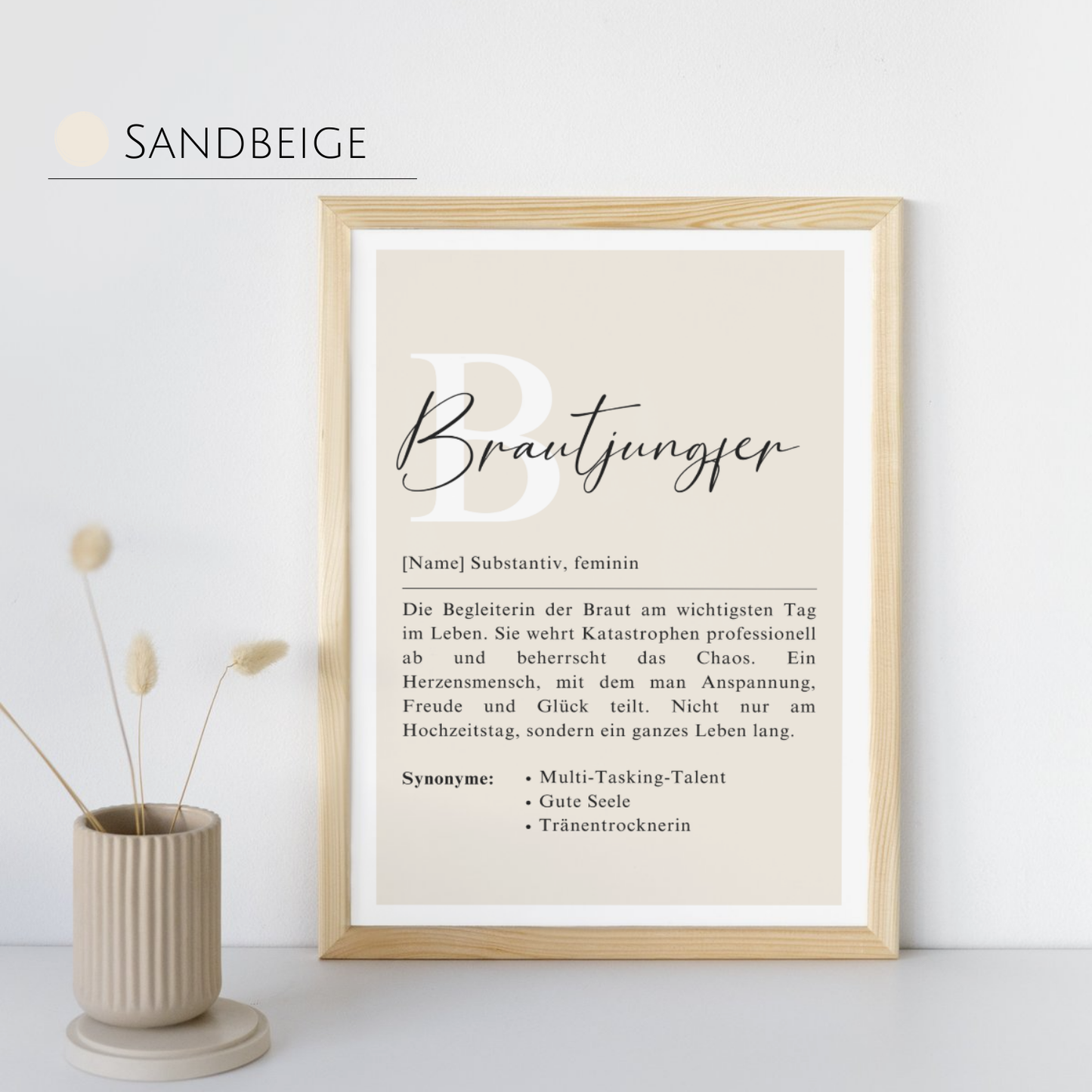 Elegantes Poster im sandbeigen Design mit Brautjungfer-Definition. Geschenk für Hochzeitsfest. Personalisiertes Dekor. Geeignet für moderne und weibliche Innenräume.