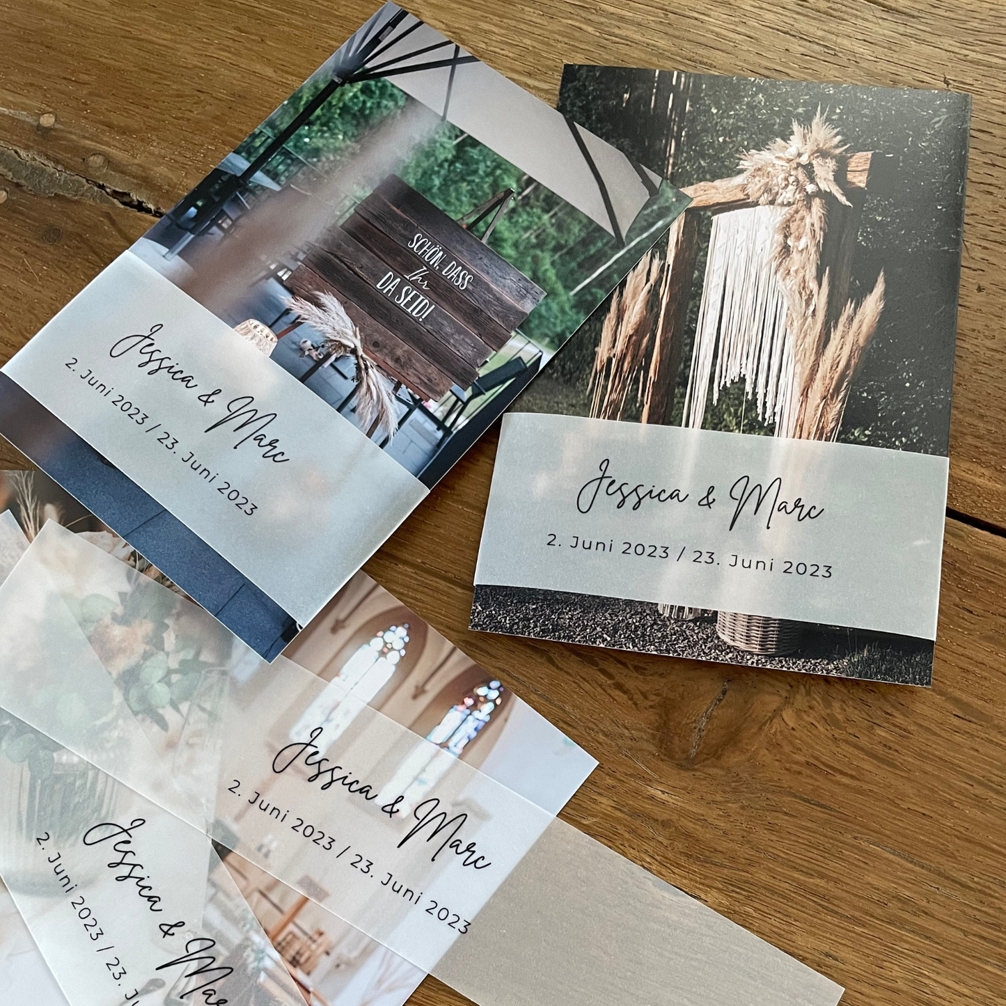 Transparente Banderolen auf Hochzeitskarten. Ergänzung für Einladungskarten und Dankeskarten. Stimmige Gestaltung.