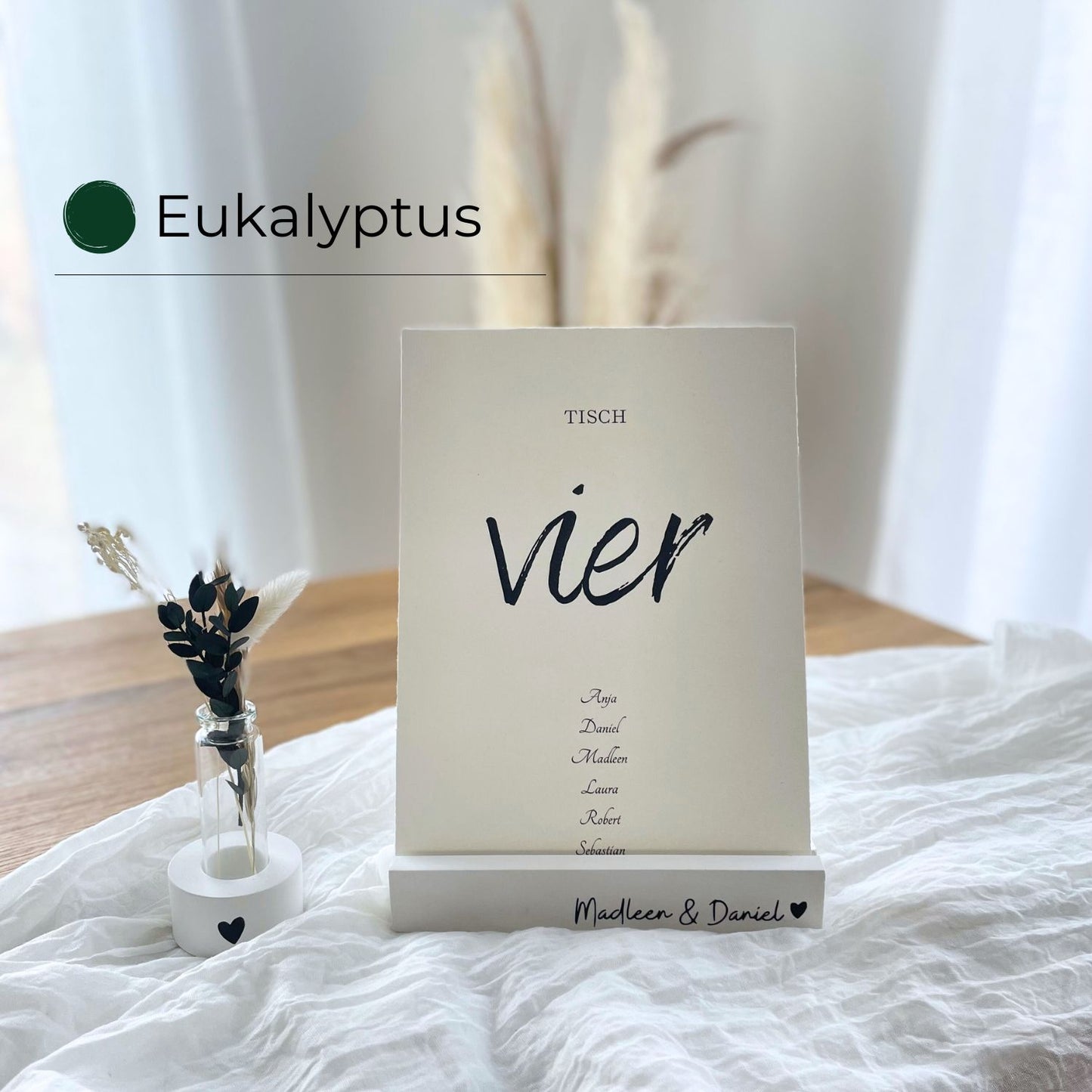 Florale Tischkarte mit Pampasgras und Eukalyptus