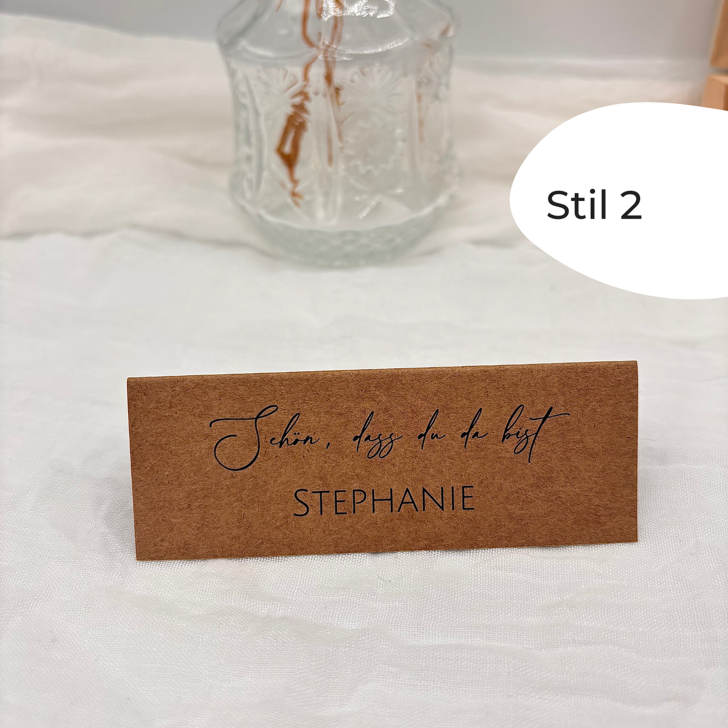 Personalisierte Kraftpapier Namensschilder im Stil 2. Perfekte Tischkarten für eine eindrucksvolle Hochzeit und Gästeorganisation.