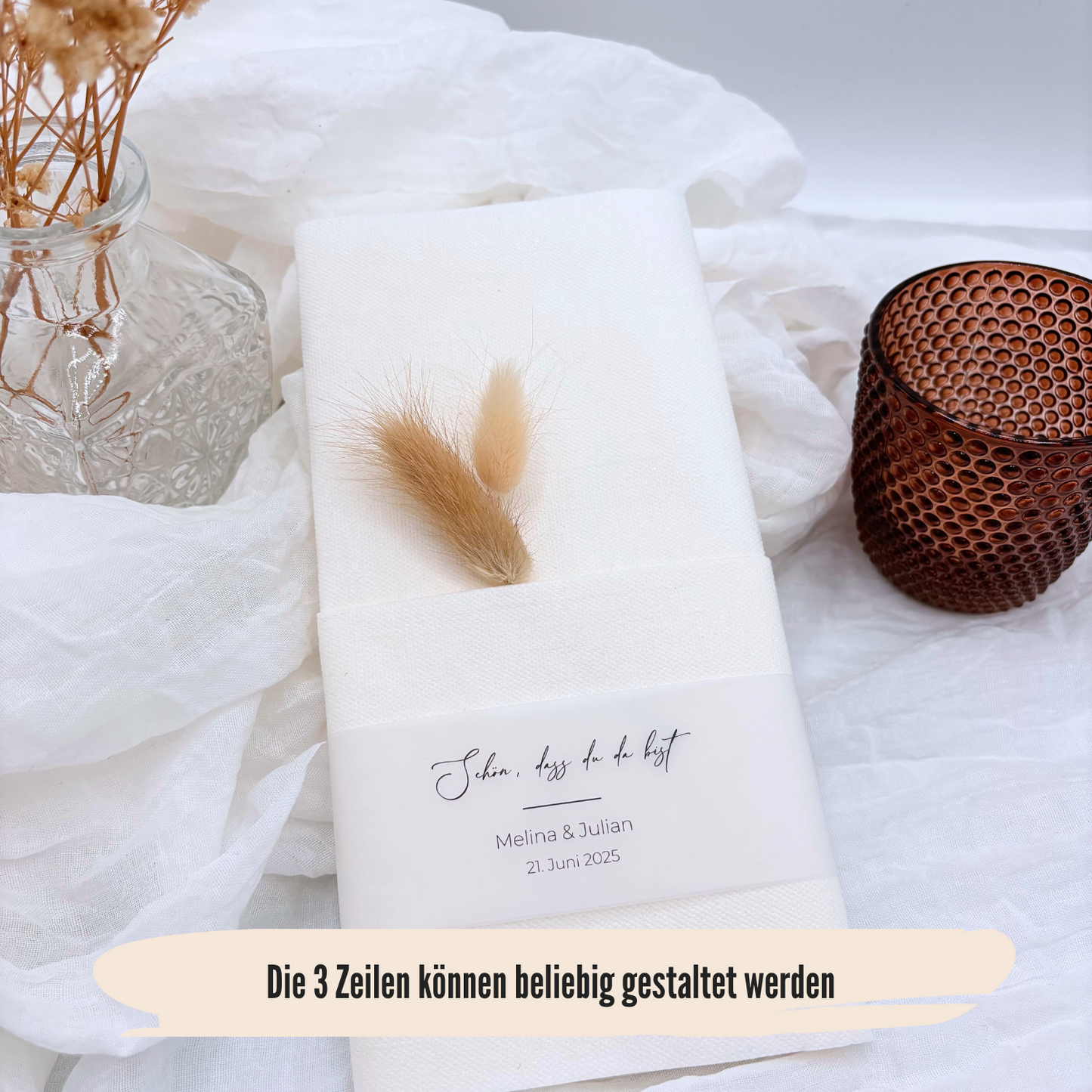 Stilvolle Hochzeit Serviette aus Transparentpapier, personalisiert mit Namen und Datum für einzigartige Tischdeko. Ideales Geschenk für die Braut in hochwertigem Design.